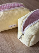 pastelowa kosmetyczka zolta muslinowa paski detal