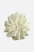 Kremowa ecru satynowa gumka do włosów scrunchie