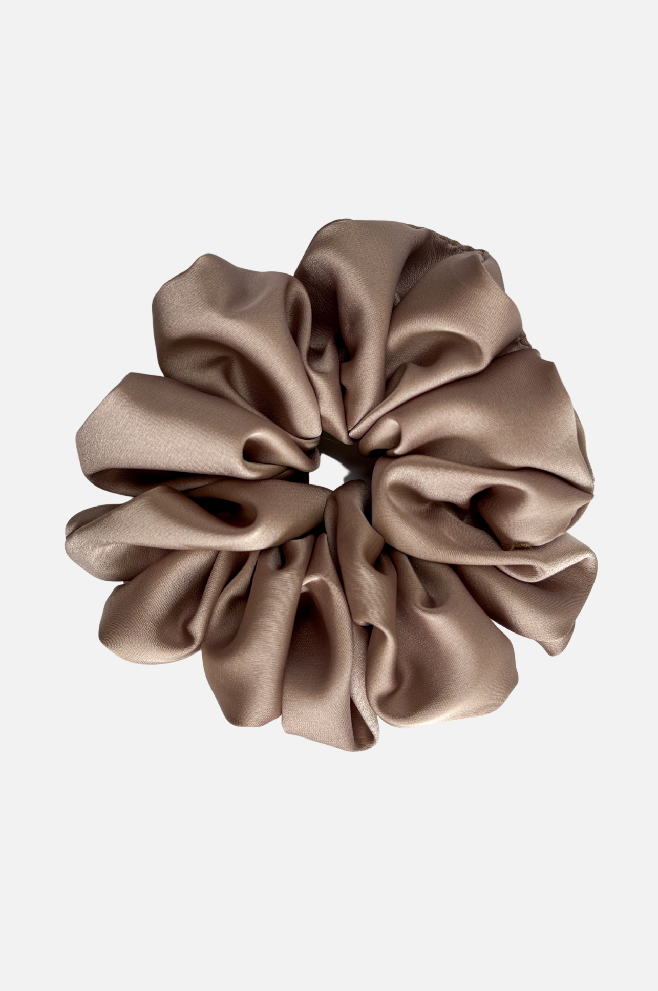 Beżowa satynowa gumka do włosów scrunchie